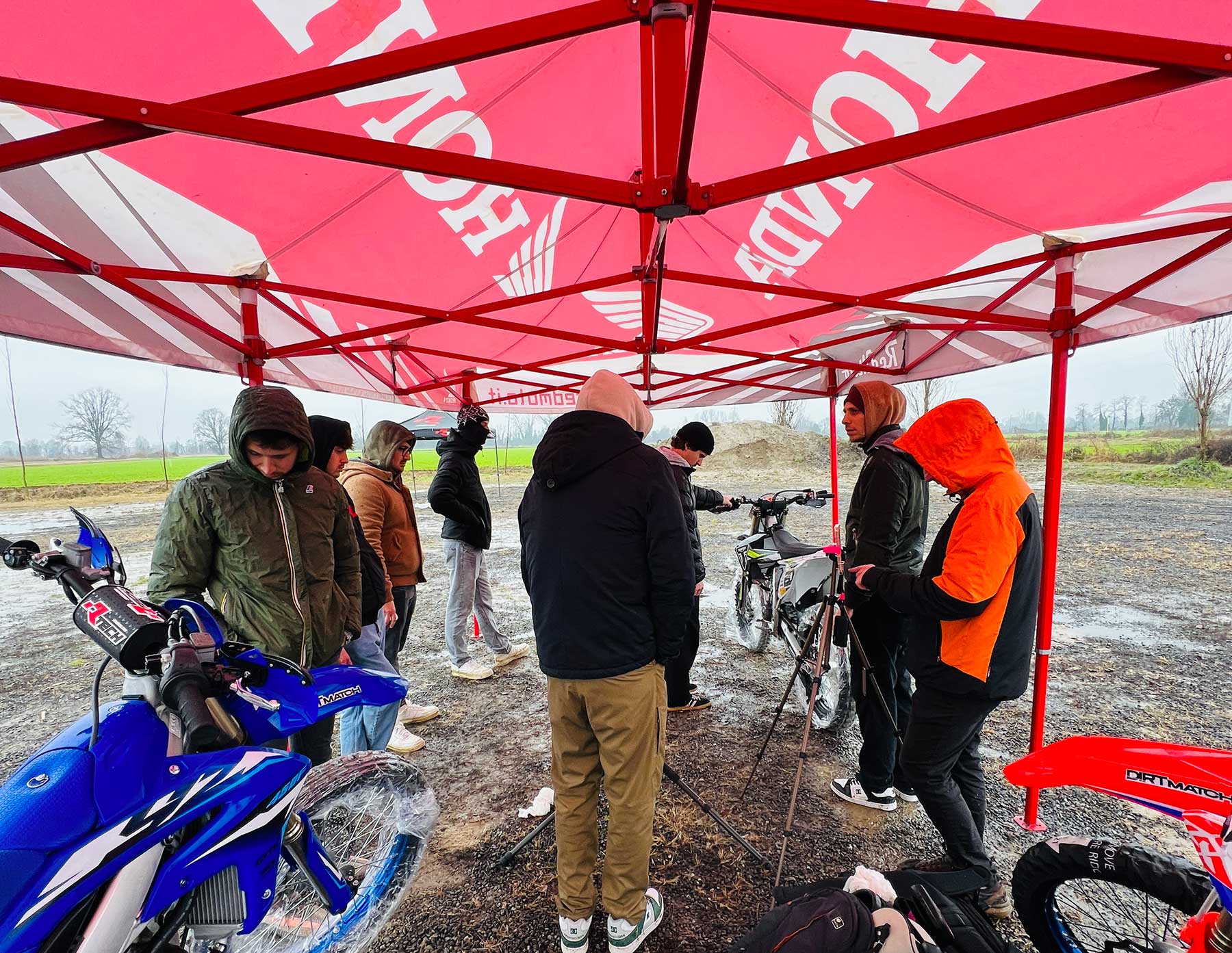 Riserva la pista di Motocrosslodi per promuovere i tuoi prodotti o per fare dei test in pista